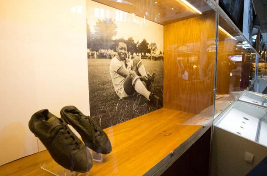 10-hour beach tour Santos: Shared with Tickets & Lunch - Porchat Island for broad coastal photographs