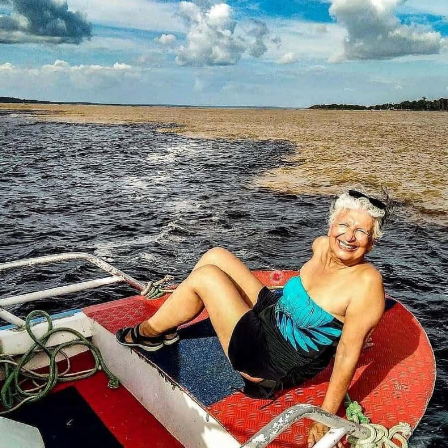 Amazon Safari® Manaus: Day trip on the Amazon River - A regional buffet at a floating restaurant