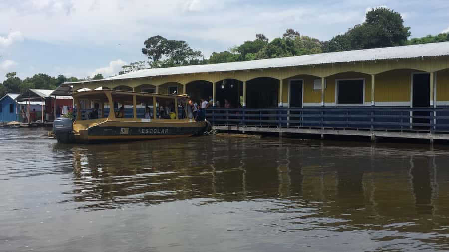 Amazonas: Boat Ride with a Local Amazonian - Seeing a floating village built on long-lasting logs