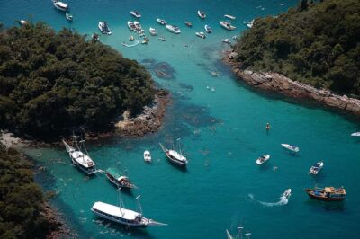 5-Stop Ilha Grande Speedboat Tour
