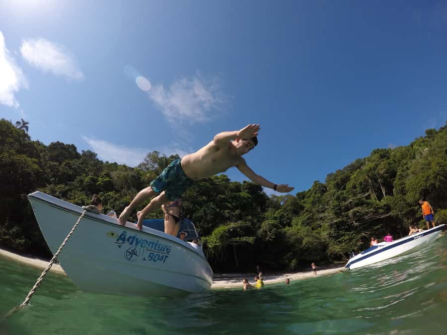 Angra dos Reis and Ilha Grande: Small-Group Fast-Boat Tour - Food, drinks, and the all-inclusive choice