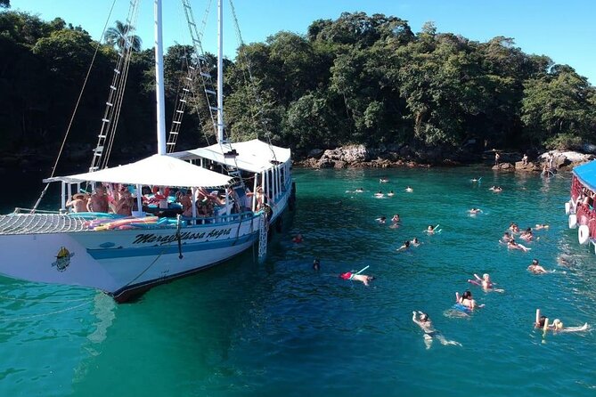 Angra dos Reis Boat Tour with Lunch - Lagoa Azul: fish, starfish, and clear water