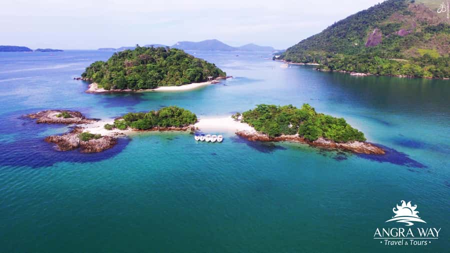 Angra dos Reis: Super Lagoa Azul Speedboat Tour - Grumixama Beach for a quick swim