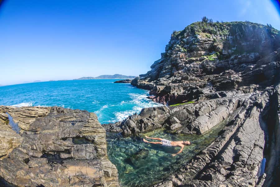 Armação dos Búzios: Walk Through the Natural Pools in Búzios - Praia dos Amores, shade and sea life