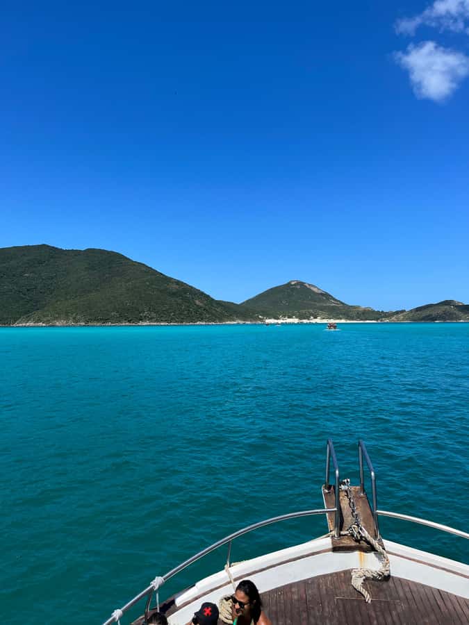 Arraial do Cabo: Boat Trip with Waterslide - Praia do Forno and swimming around the boat