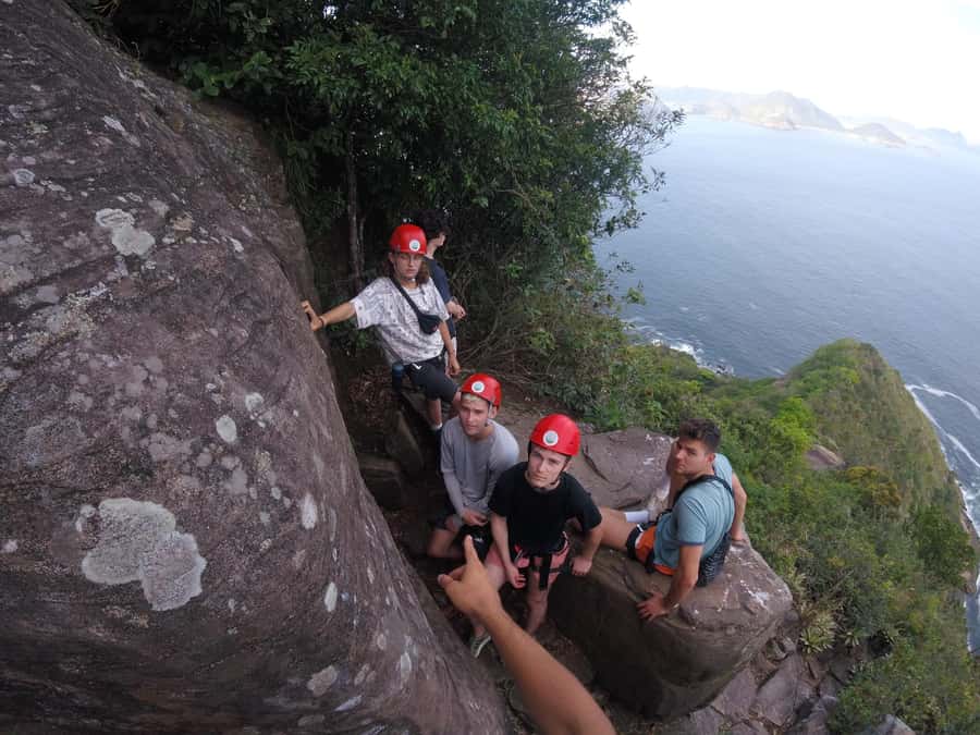 AVenturismo Pão de Açúcar - The cable car ride to Morro da Urca