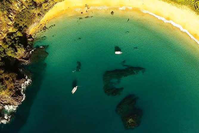 Baia do Sancho Boat Tour - Seeing the secondary islands from the boat