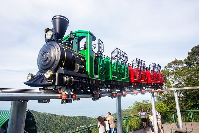 Balneário Camboriú tour and cable car ride from Florianópolis - Molhe gives you the wide coastal view