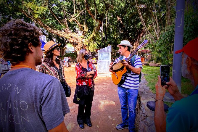 Bossa Nova Walking Tour - Praça General Osorio and the Hippie Fair