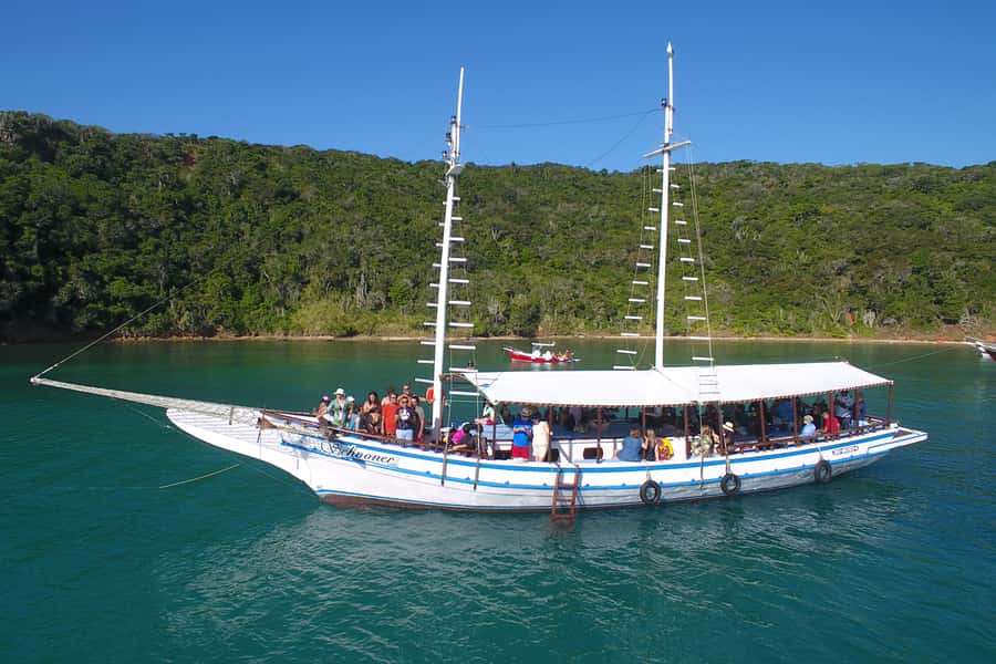 Búzios 2.5-Hour Schooner Boat Experience - Why a schooner is a good way to see Búzios