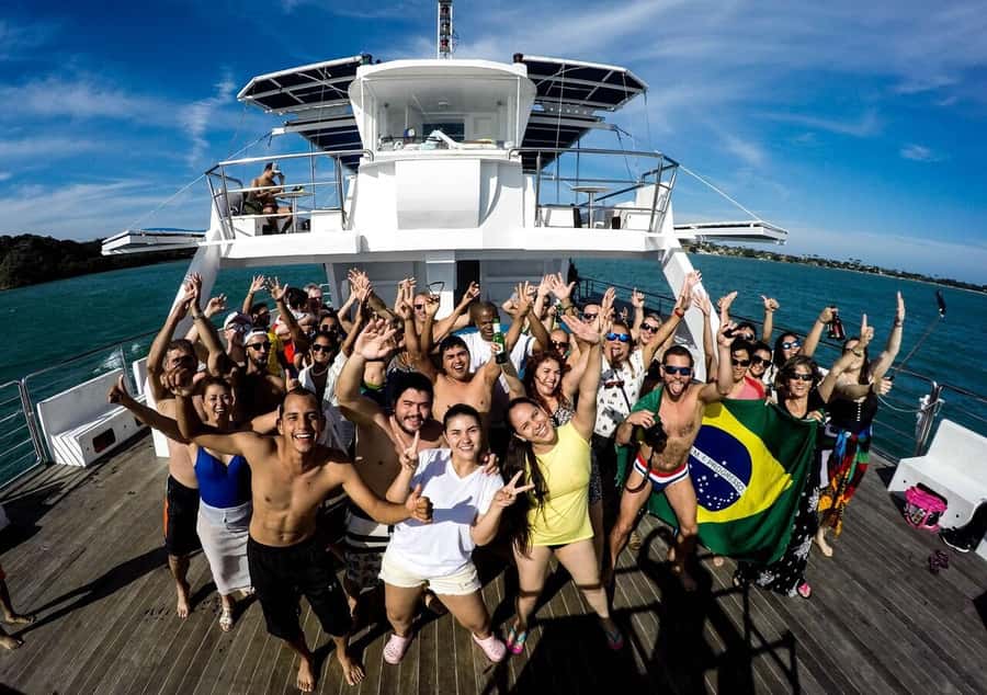 Búzios: Catamaran Boat Tour - The first 30-minute swim near João Fernandes