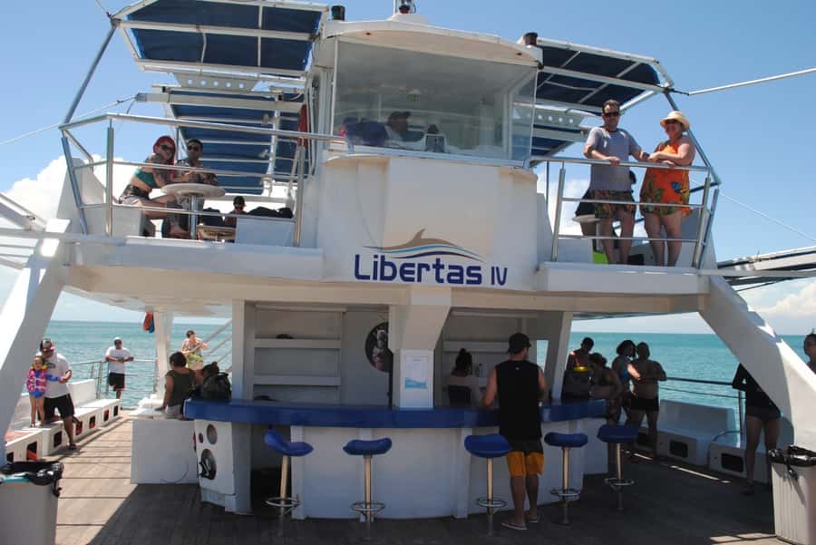 Búzios: Catamaran Boat Tour - The return past Virgens, Amores, and Canto