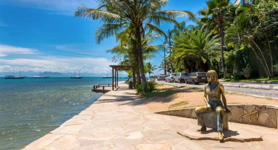 Búzios: City Tour & Beach Hopping with Lunch - Porto da Barra and the Day’s Final View