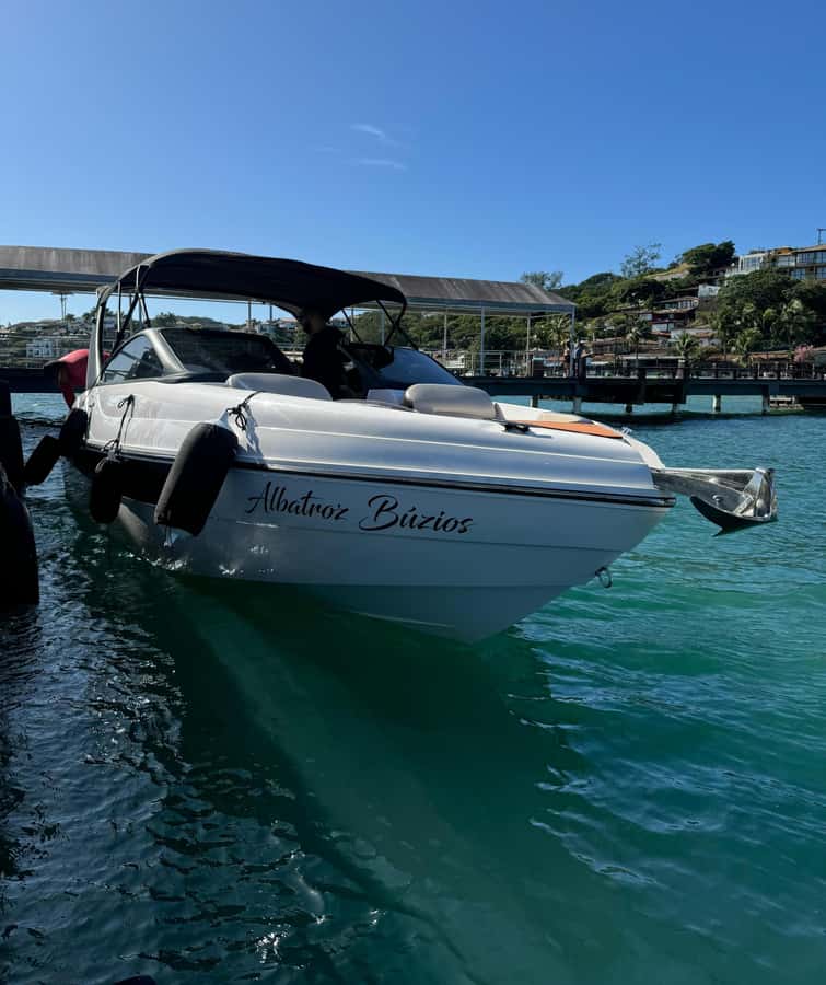 Búzios: Speedboat tour of 2 islands and 11 beaches - Why a private boat makes sense in Búzios