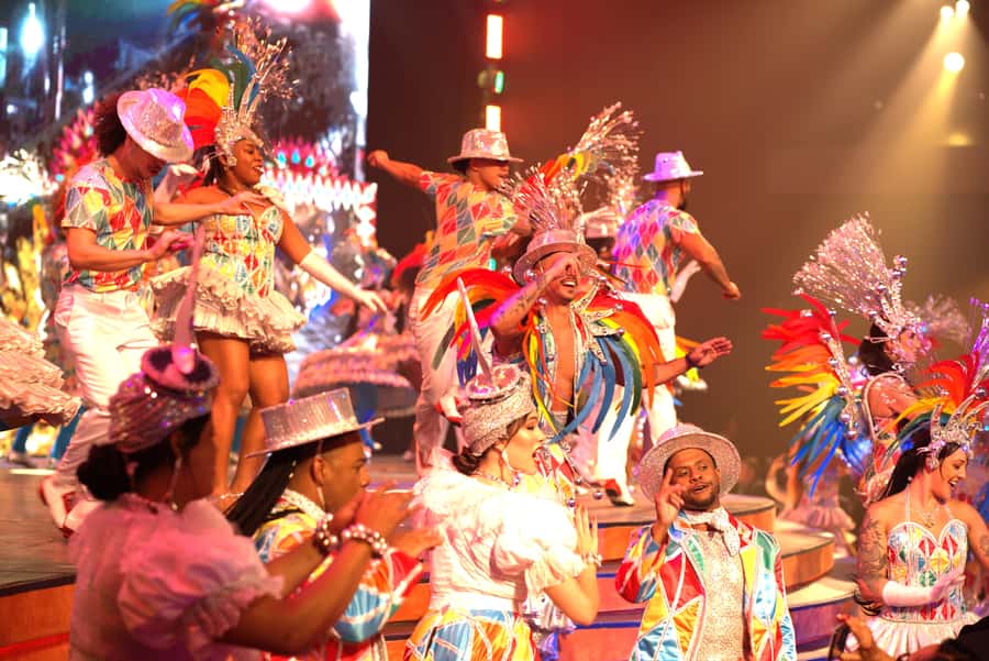 By Night Tour: Roxy Dinner Show & Transfer - Key points to know before booking