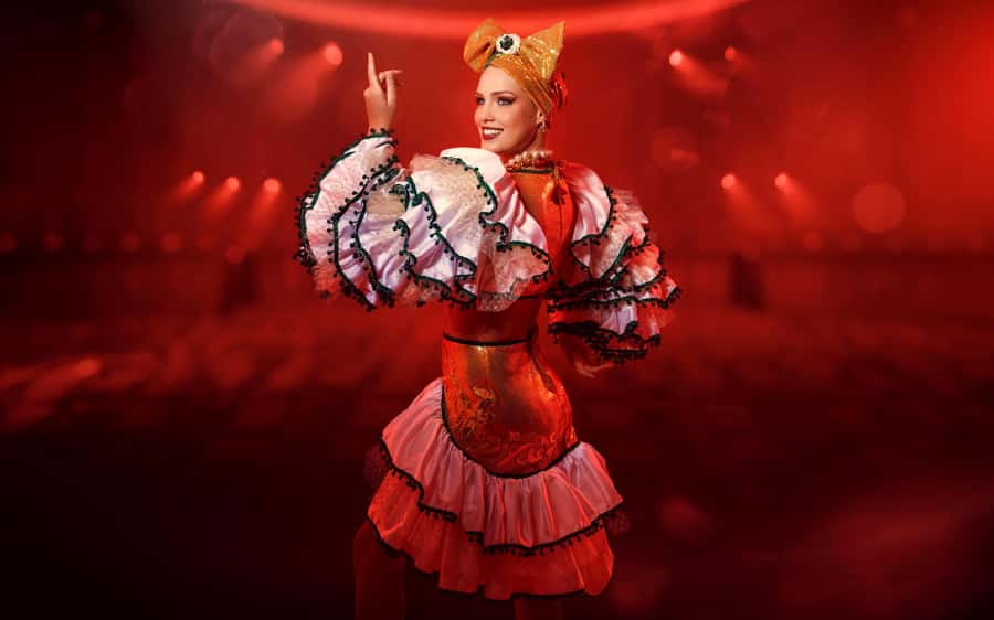 By Night Tour: Roxy Dinner Show & Transfer - Why the Roxy is more than a dinner theater