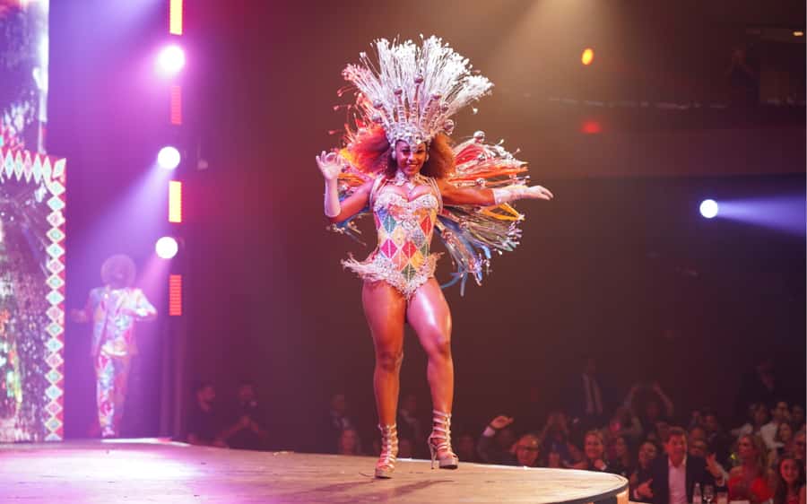 By Night Tour: Roxy Dinner Show & Transfer - Dinner with chef Danilo Parah before the show