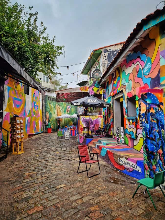 Companionship of a bilingual guide in São Paulo - Why a guide-friend can work better than a sightseeing tour