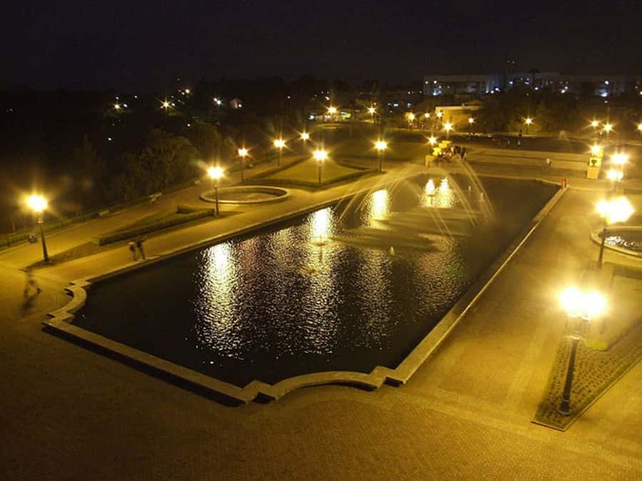 Curitiba: 4-Hour City-By-Night Tour with Dinner - Guides can make or break the evening