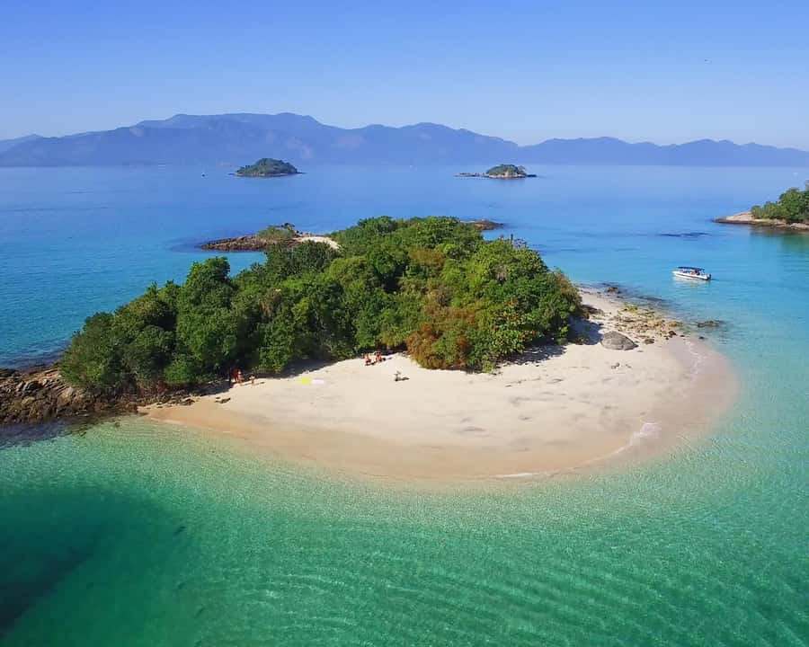 Discover Ilha Grande on a Boat Tour - Departing from Angra - Cataguases Beach and the appeal of a quiet shore