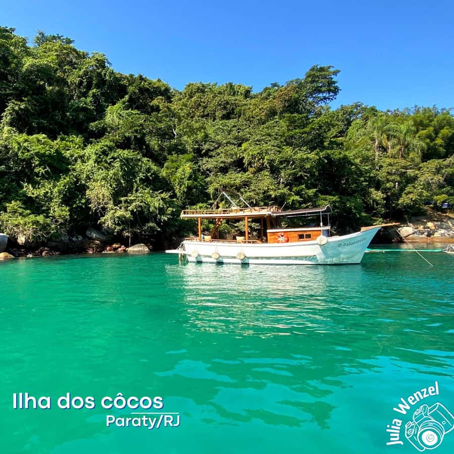 Discover Paraty's Best Islands on an Exclusive Schooner Tour - Lagoa Azul: Clear Water and Fish Below