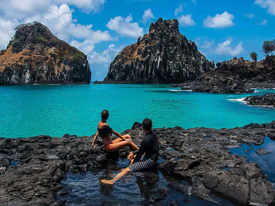 Explore Fernando de Noronha: 7-Hour Ilhatour - Porto, historic stops, and Fort Boldro