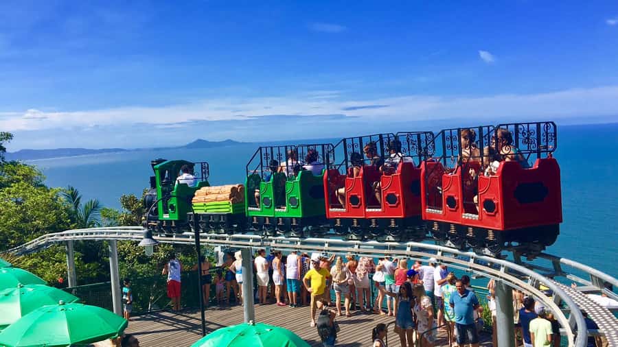 Florianópolis: Balneario Camboriu and Unipraias Park Tour - Why this day trip works from Florianópolis