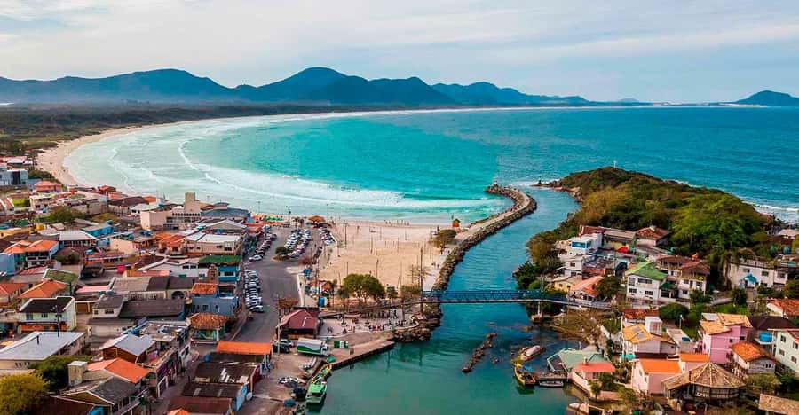 Florianópolis: Historical Center, Beach & Nature Tour - A panoramic look at Jurerê Internacional