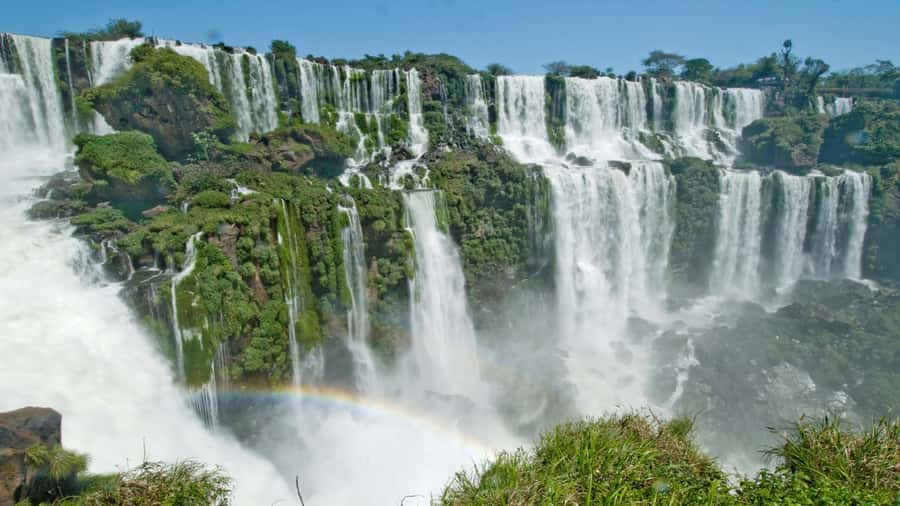 Foz do Iguaçu: Brazilian Side of the Falls + Bird Park - The 1,200-meter falls trail and panoramic elevator