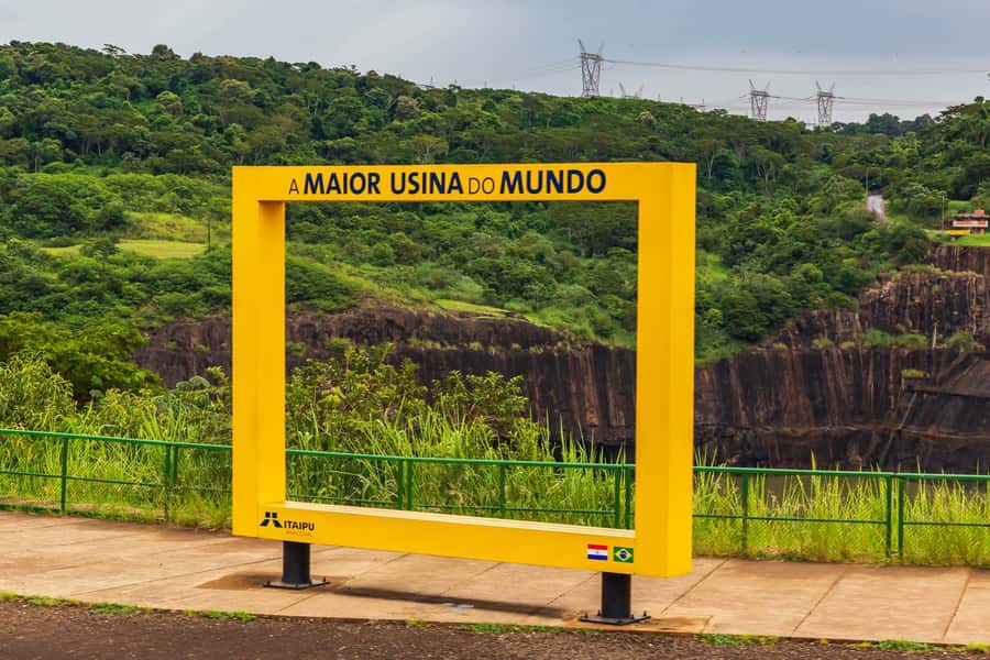 Foz do Iguaçu: Itaipu Hydroelectric Dam - The main gazebo and the spillway view