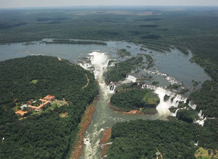 From Foz do Iguaçu: Argentinean Falls Tour with Pickup - Lunch, park costs, and the real value of US$34