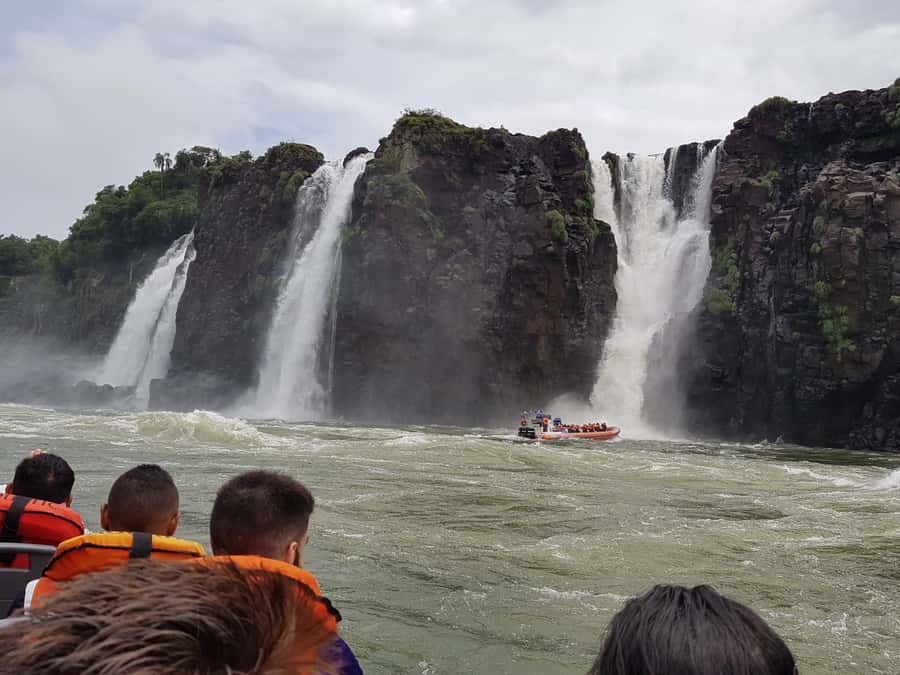 From Foz do Iguaçu: Iguazú Falls Boat Ride Argentina - Key points to know before booking