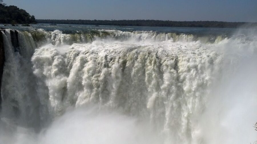 From Foz do Iguaçu: Iguazú Falls Boat Ride Argentina - Lunch: useful break, not the main event