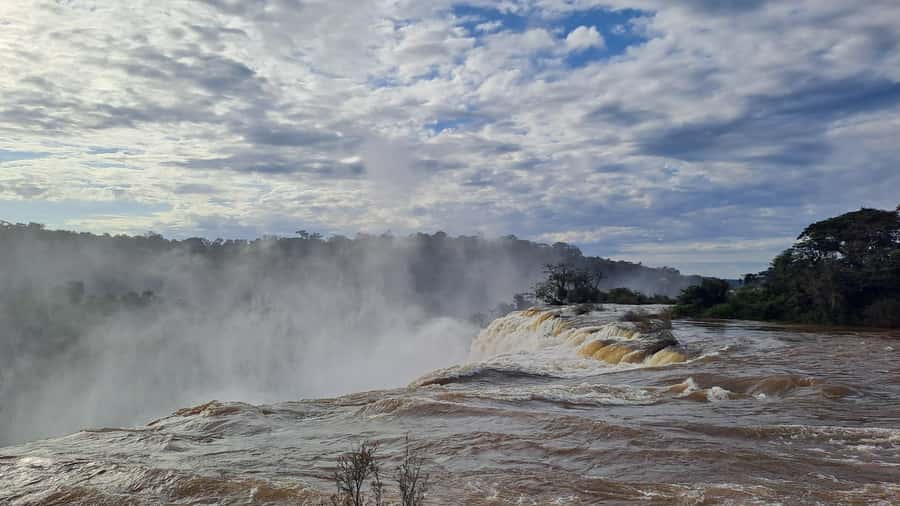 From Foz do Iguaçu: Iguazú Falls Boat Ride Argentina - How good are the guides?