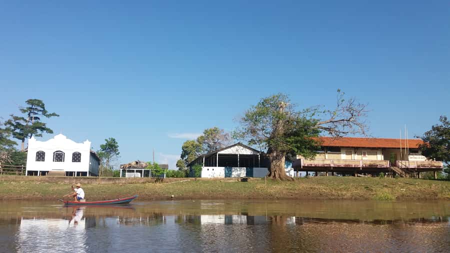 From Manaus: 3 or 4-Day Rio Negro & Anavilhanas River Cruise - A rustic boat, not an Amazon cruise ship