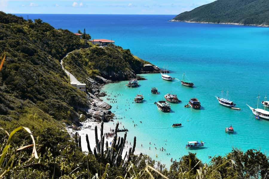 From Rio: Arraial do Cabo Day Trip with Boat Tour - The drive from Rio and what the guide adds