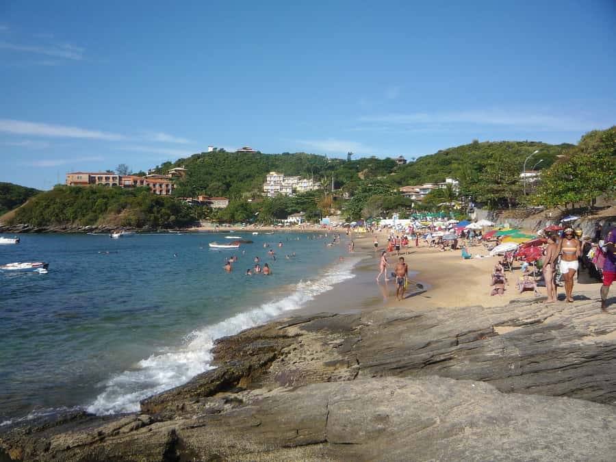 From Rio: Búzios with Boat Tour and Lunch - Boarding the schooner in Búzios