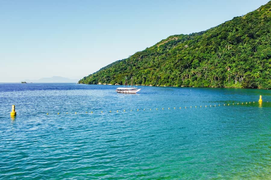 From Rio de Janeiro: Angra dos Reis Boat Trip with Lunch - Boarding the schooner in Angra dos Reis