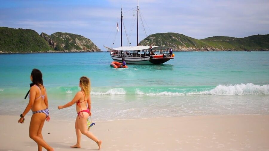 From Rio de Janeiro: Arraial do Cabo Boat Trip with Lunch - Lunch arrives late, so plan your food