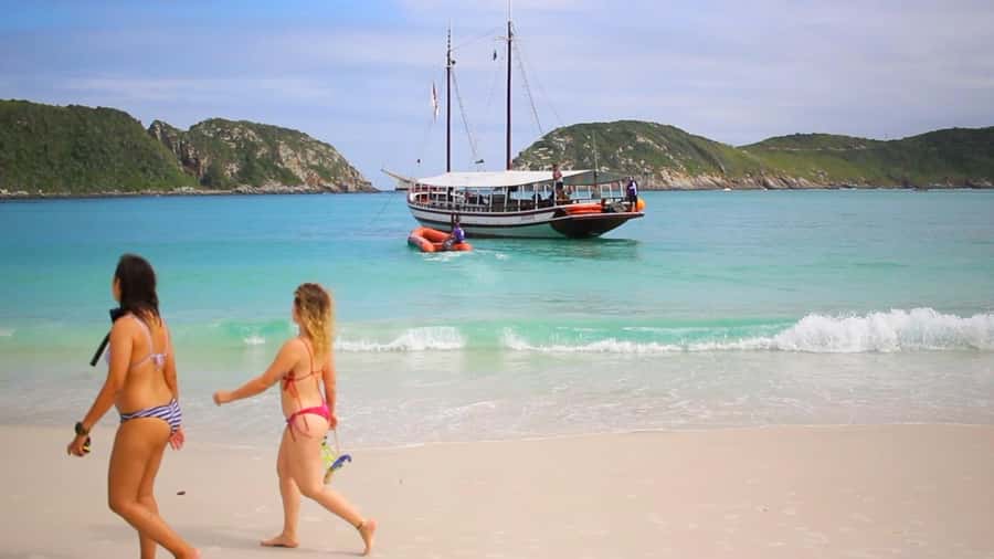 From Rio de Janeiro: Arraial do Cabo Boat Trip with Lunch - The early pickup and three-hour road ride