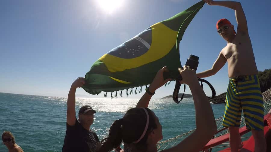 From Rio de Janeiro: Búzios Full-Day Boat Tour - Rua das Pedras and Búzios on foot