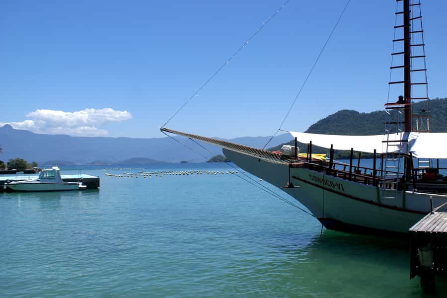 From Rio: Full-Day Angra dos Reis Cruise & Island Tour - The first two island stops