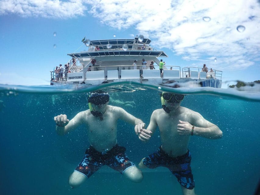 From Rio: Full Day in Búzios with Catamaran Tour and Lunch - The first views: Caboclo Island to João Fernandes