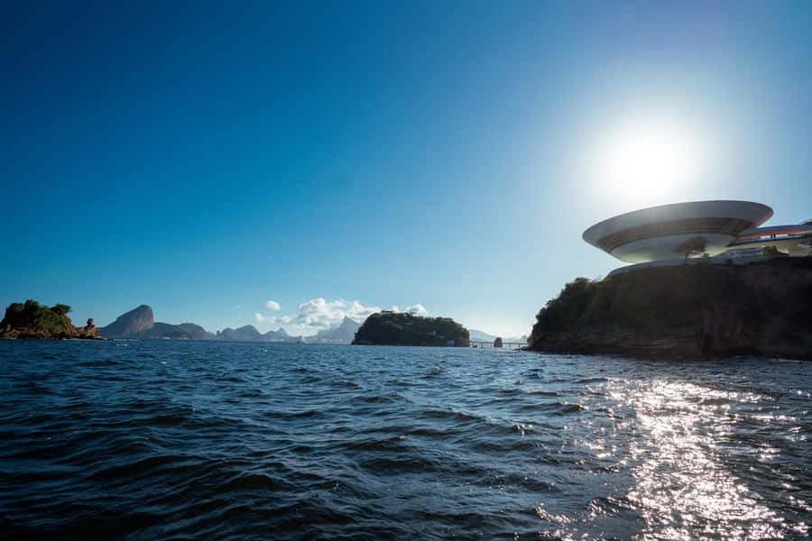 Glória: Sunset Speedboat Cruise with Drinks and Snacks - Sunset between Urca and Flamengo