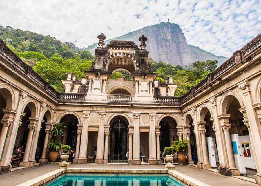 Green Rio: Guided Tour of Botanical Garden and Lage Park - Moving from plants to art at Parque Lage