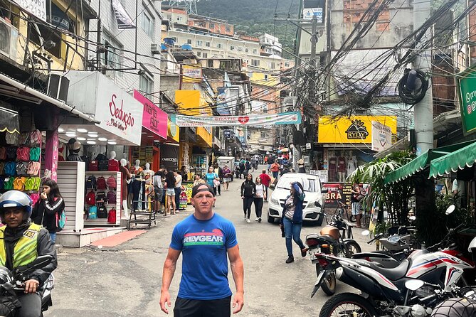 Group Rocinha Favela Tour - Starting at São Conrado and getting into Rocinha
