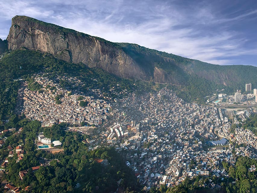 Guided Excursion: Get to Know Rocinha - Walking the winding alleys