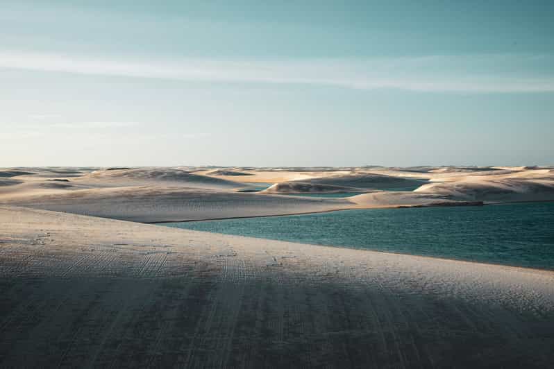 Half-day excursion to Lagoa Azul in the Lencois Maranhenses - Walking across the white dunes
