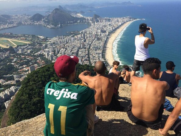 Half Day Hiking Tour Morro Dois Irmaos and Favela Vidigal - Five details that shape the experience