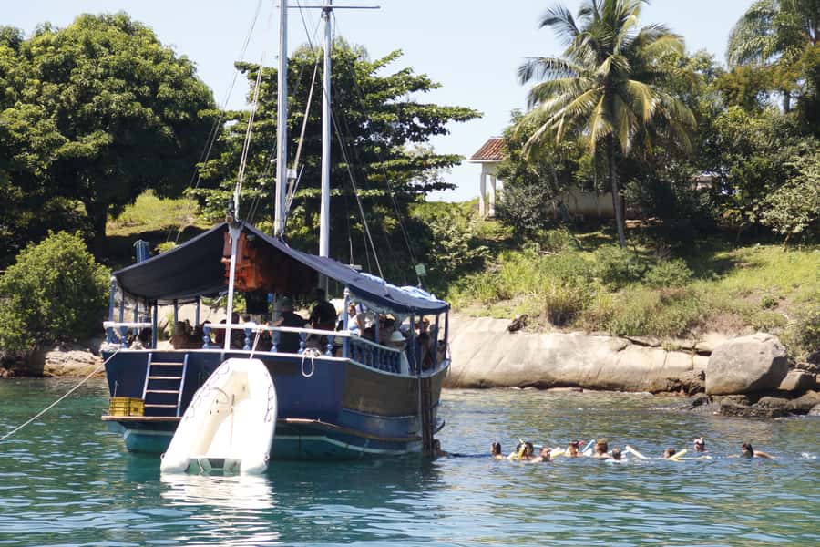Half-Day Schooner Cruise and Snorkeling in Paraty Bay - Ilha Comprida, the natural fish aquarium